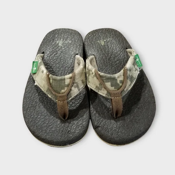 Sanuk, Shoes, Sanuk Camo Flip Flops Size 112